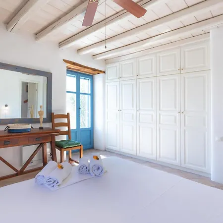 Paros House Casa Mira Casa de Férias *